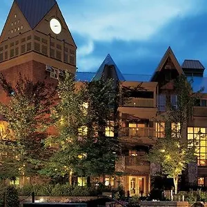 hilton-grand-vacations-club.hotels-of-whistler.com/